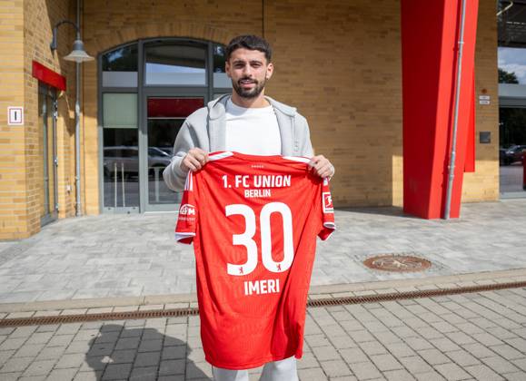 Football, Bundesliga 1, 1. FC Union Berlin, Kastriot Imeri outside the club’s offices