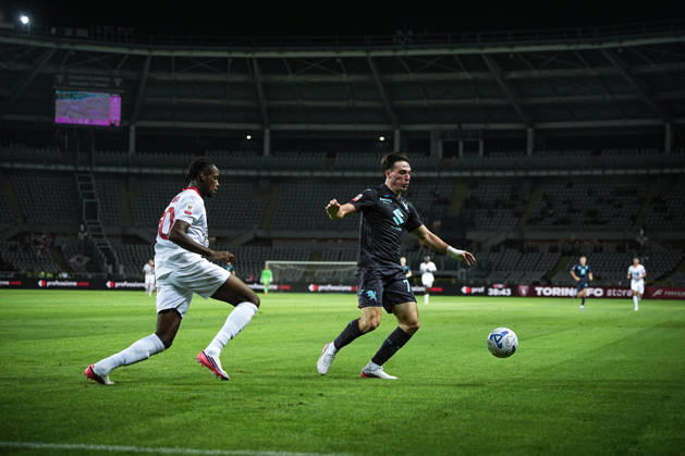 MonzaÕs Michael Folorunsho fights for the ball with Torino s Alessio Cacciamani during Frecciarossa Italian Cup 2026 2027 soccer match between Torino and Monza at the at the Stadio Olimpico Grande Torino in Turin, north west Italy - Tuesday, September 01, 2026. - Soccer .  Copyright: xMarcoxAlpozzi LaPressex
