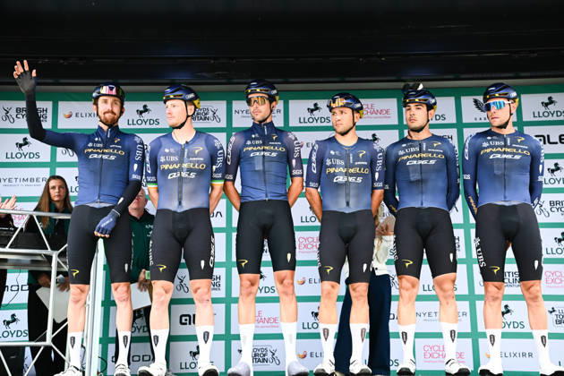 2026 Lloyds Tour of Britain Men Picture by Simon Wilkinson SWpix.com - 02 09 2026 - Cycling - UCI ProSeries - 2026 Lloyds Tour of Britain Men - Stage 1: Lincoln to Lincoln (182.5km) - Sam Bennett, Mark Donovan, Fabio Christen, Kamil Malecki, Xandro Meurisse, Matteo Moschetti (Pinarello-Q36.5 Pro Cycling Team) Copyright: x xSWpix.comx(t axPhotographyxHubxLtd)xSimonxWilkinson SWpix.comx SWP-3030-21736