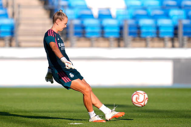 September 2, 2026, Valdebebas, Madrid, Spain: Merle Frohms of Real Madrid CF warms up during the UEFA Women s Champions League Third Qualifying Round Second Leg match between Real Madrid CF and Ajax at Alfredo Di Stefano stadium on September 02, 2026, in Valdebebas, Madrid, Spain. Real Madrid CF V Ajax - UEFA WomenÃ¢â‚¬â ¢S Champions League Third Qualifying Round Second Leg  - ZUMAa181 20260902_zaa_a181_027 Copyright: xDennisxAgyemanx
