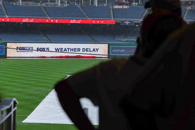 September 2, 2026, Washington D.C, District Of Columbia, United States: Washington, DC; The weather delay is seen from the concourse during a Major League Baseball game between the Washington Nationals and the Atlanta Braves at Nationals Park on Wednesday, September 2, 2026. The Braves beat the Nationals 9-0. MLB, Baseball Herren, USA Atlanta Braves 9:0 Washington Nationals  - ZUMAp258 20260902_znp_p258_039 Copyright: xStevexPrakopex