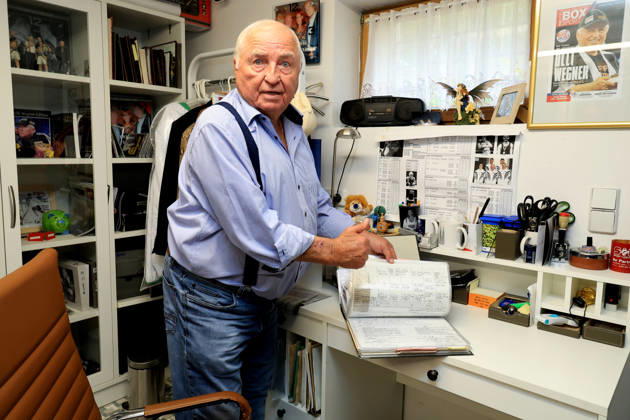 GER, Ulli Wegner, TV armchair, September 3, 2026, Berlin, Berlin, GER, Ulli Wegner, TV armchair, pictured: Ulli Wegner, in his treasure trove Berlin Berlin Berlin Germany Copyright: xNordphotox xEnglerx
