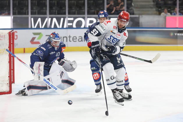 September 3, 2026, Zurich, SWITZERLAND, Swiss Life Arena, 2026–2027 Ice Hockey Season, Exhibition Game: ZSC Lions vs. Schwenninger Wild Wings, Sebastian Uvira of the Wild against ZSC Lions goaltender Robin Zumbuehl