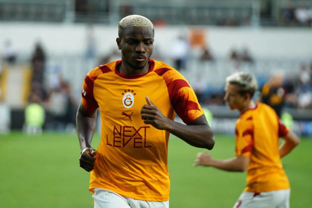 September 4, 2026, Basaksehir, Istanbul, Turkey: Victor Osimhen (C) of Galatasaray warms up before the Turkish Super League 2026 27 match between Basaksehir and Galatasaray at the Basaksehir Fatih Terim Stadium in Istanbul, Turkey, on September 4, 2026. Basaksehir Turkey - ZUMAu194 20260904_zip_u194_004 Copyright: xTolgaxUluturkx