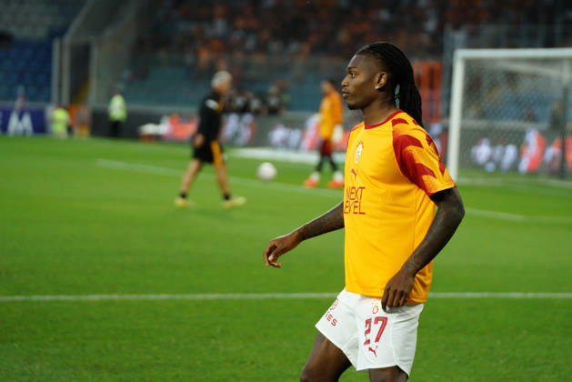 September 4, 2026, Basaksehir, Istanbul, Turkey: Rafael Leao (C) of Galatasaray warms up before the Turkish Super League 2026 27 match between Basaksehir and Galatasaray at the Basaksehir Fatih Terim Stadium in Istanbul, Turkey, on September 4, 2026. Basaksehir Turkey - ZUMAu194 20260904_zip_u194_008 Copyright: xTolgaxUluturkx