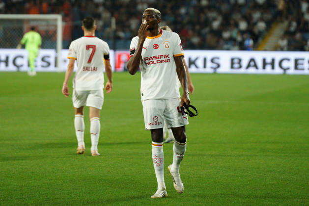 September 4, 2026, Basaksehir, Istanbul, Turkey: Victor Osimhen (C) of Galatasaray celebrates after scoring his team s first goal during the Turkish Super League 2026 27 match between Basaksehir and Galatasaray at the Basaksehir Fatih Terim Stadium in Istanbul, Turkey, on September 4, 2026. Basaksehir Turkey - ZUMAu194 20260904_zip_u194_013 Copyright: xTolgaxUluturkx
