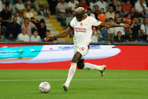 September 4, 2026, Basaksehir, Istanbul, Turkey: Victor Osimhen (C) of Galatasaray controls the ball during the Turkish Super League 2026 27 match between Basaksehir and Galatasaray at the Basaksehir Fatih Terim Stadium in Istanbul, Turkey, on September 4, 2026. Basaksehir Turkey - ZUMAu194 20260904_zip_u194_017 Copyright: xTolgaxUluturkx