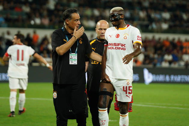 September 4, 2026, Basaksehir, Istanbul, Turkey: Victor Osimhen (C-R) of Galatasaray was injured and left the pitch during the Turkish Super League 2026 27 match between Basaksehir and Galatasaray at the Basaksehir Fatih Terim Stadium in Istanbul, Turkey, on September 4, 2026. Basaksehir Turkey - ZUMAu194 20260904_zip_u194_022 Copyright: xTolgaxUluturkx