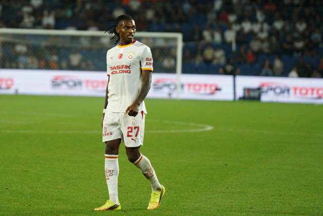 September 4, 2026, Basaksehir, Istanbul, Turkey: Rafael Leao (C) of Galatasaray looks on during the Turkish Super League 2026 27 match between Basaksehir and Galatasaray at the Basaksehir Fatih Terim Stadium in Istanbul, Turkey, on September 4, 2026. Basaksehir Turkey - ZUMAu194 20260904_zip_u194_049 Copyright: xTolgaxUluturkx