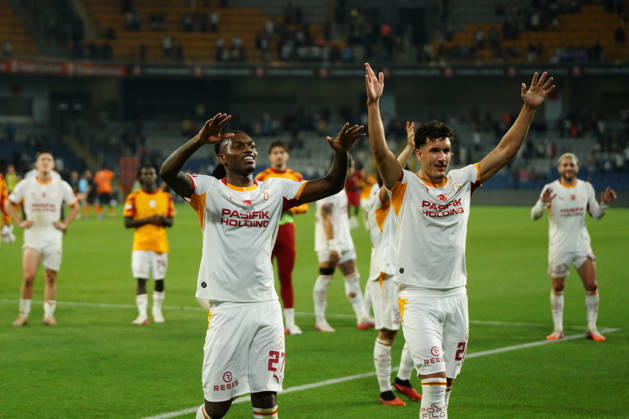 September 4, 2026, Basaksehir, Istanbul, Turkey: Rafael Leao (C-L) and Deniz Gul (C-R) of Galatasaray greets the fans after the Turkish Super League 2026 27 match between Basaksehir and Galatasaray at the Basaksehir Fatih Terim Stadium in Istanbul, Turkey, on September 4, 2026. Basaksehir Turkey - ZUMAu194 20260904_zip_u194_050 Copyright: xTolgaxUluturkx