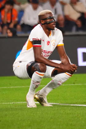 ISTANBUL, TURKEY - SEPTEMBER 04: Victor Osimhen of Galatasaray SK substituted in the first half after sustaining a groin injury during the Turkish Super League 2026 27 match between Baseaksehir FK and Galatasaray SK at Basaksehir Fatih Terim Stadium, 2026 in Istanbul, Turkey. Istanbul Basaksehir Turkey Copyright: xSeskimphotox BSehir-GSaray-040926 (11)