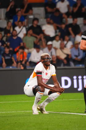 ISTANBUL, TURKEY - SEPTEMBER 04: Victor Osimhen of Galatasaray SK substituted in the first half after sustaining a groin injury during the Turkish Super League 2026 27 match between Baseaksehir FK and Galatasaray SK at Basaksehir Fatih Terim Stadium, 2026 in Istanbul, Turkey. Istanbul Basaksehir Turkey Copyright: xSeskimphotox BSehir-GSaray-040926 (13)