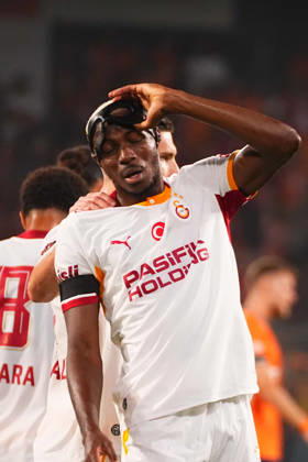 ISTANBUL, TURKEY - SEPTEMBER 04: Victor Osimhen of Galatasaray SK celebrates after scoring the first goal of his team during the Turkish Super League 2026 27 match between Baseaksehir FK and Galatasaray SK at Basaksehir Fatih Terim Stadium, 2026 in Istanbul, Turkey. Istanbul Basaksehir Turkey Copyright: xSeskimphotox BSehir-GSaray-040926 (80)