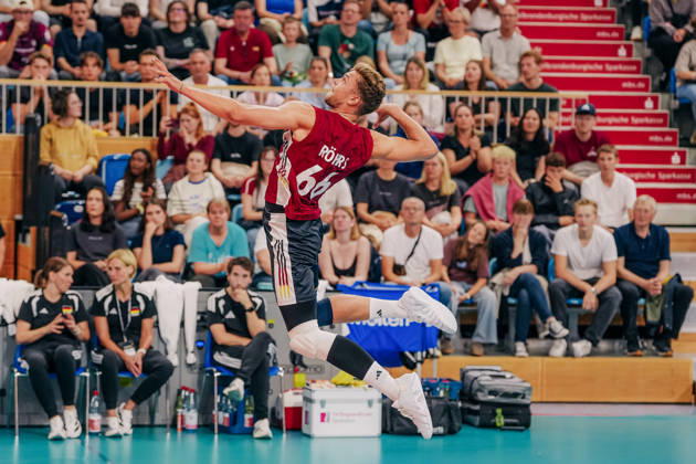 GER, Volleyball, European Championship Dress Rehearsal, Friendly Match, Germany vs. the Netherlands, September 4, 2026, Erik Röhrs serving, 66, Germany, Photo by HMB Media, Etienne Schlick Copyright: HMBxMedia EtiennexSchlick