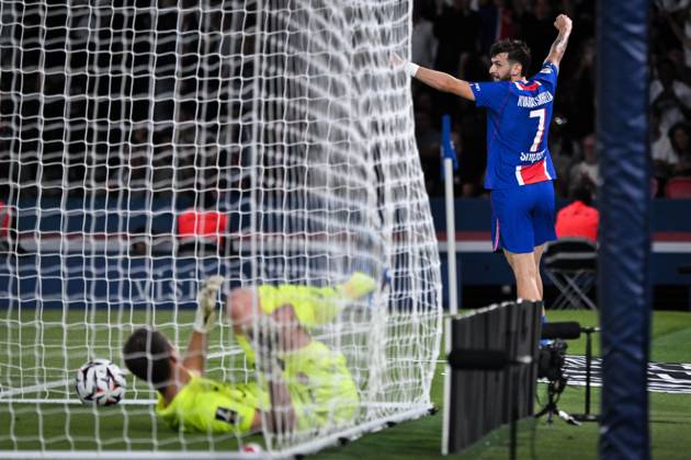 September 4, 2026, Paris, Å½Le-De-France, France: PARIS, FRANCE - SEPTEMBER 4, 2026: Paris Saint-GermainÃ¢â‚¬â ¢s forward Khvicha Kvaratskhelia celebrates scoring a goal during the French L1 football match between Paris Saint-Germain and AS Monaco at the Parc des Princes stadium in Paris on September 4, 2026. Paris France - ZUMAq101 20260904_zna_q101_201 Copyright: xFirasxAbdullahx