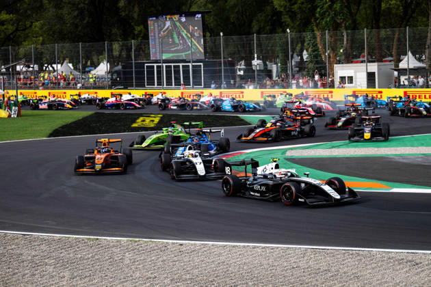 AUTO - FORMULA 3 2026 - MONZA Start of the race 18 BADOER Brando (ita), Rodin Motorsport, Dallara F3 2025, action during the 8th round of the 2026 FIA Formula 3 Championship from September 4 to 6, 2026 on the Autodromo Nazionale Monza, in Monza, Italy - MonzaItaly  Copyright: xALBERTOxVIMERCATIx