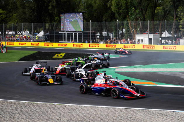 AUTO - FORMULA 3 2026 - MONZA Start of the race 04 STROMSTED Noah (den), Trident, Dallara F3 2025, action 23 SHIN Michael (kor), Hitech TGR, Dallara F3 2025, action during the 8th round of the 2026 FIA Formula 3 Championship from September 4 to 6, 2026 on the Autodromo Nazionale Monza, in Monza, Italy - MonzaItaly  Copyright: xALBERTOxVIMERCATIx