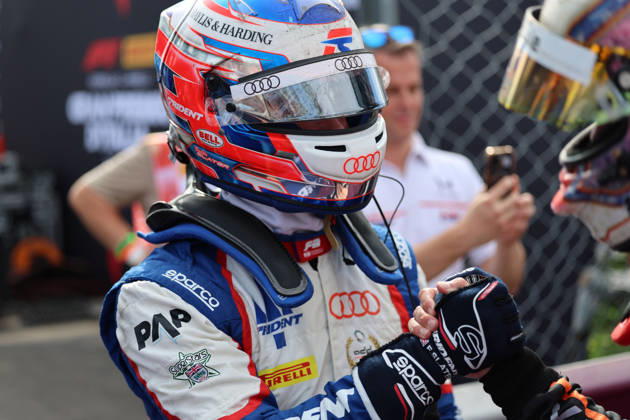 Monza, Italy, September 3–6, 2026, 2026 FIA Formula 3 Championship, Italy, Monza, Saturday Sprint Race. Pictured: Freddie Slater (GBR 5) high-fives race winner Taito Kato (JPN 10) at the Autodromo Nazionale Monza. Copyright: xFotostandx xFWMEDIAx
