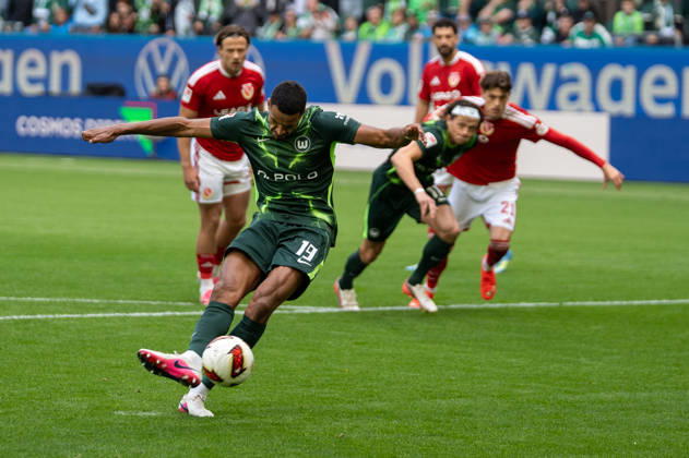 Football, 2nd Bundesliga, VfL Wolfsburg v Energie Cottbus