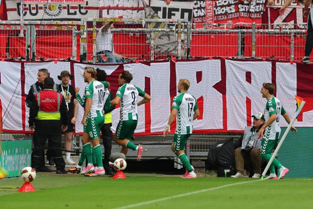 05 09 26, GER, Soccer, Men s 1st Bundesliga, Matchday 2, 2026–2027 Season, SV Werder Bremen vs. RB Leipzig Goal Celebration Cheering Goal Scorer Goal Scorers Eren Dinkci Eren Dinkci SV Werder Bremen No. 18 celebrates the 1–0 goal at the Weserstadion in Bremen, Germany Copyright: xnordphotoxGmbHx xTauchnitzx