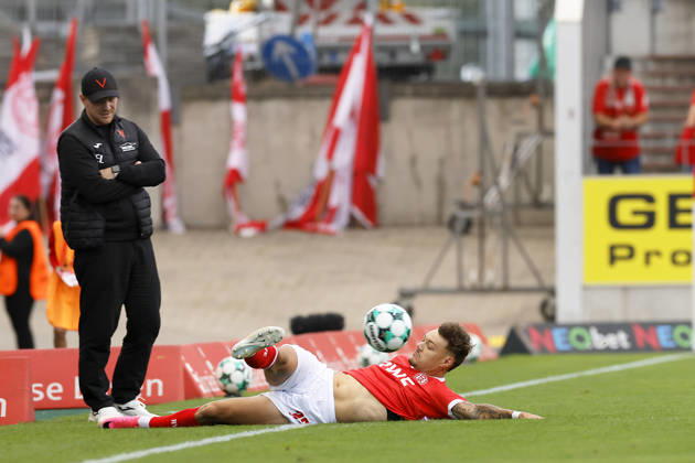 Soccer, 3rd Division, Matchday 04: Rot-Weiss Essen vs. Viktoria Köln on September 5, 2026, at the Stadion an der Hafenstraße in Essen; Jannik Hofmann, Rot-Weiss Essen