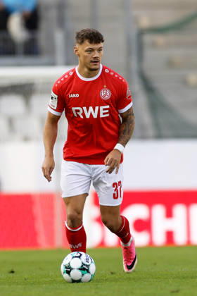 Soccer, 3rd Division, Matchday 04: Rot-Weiss Essen vs. Viktoria Köln on September 5, 2026, at the Stadion an der Hafenstraße in Essen. Jannik Hofmann, Rot-Weiss Essen