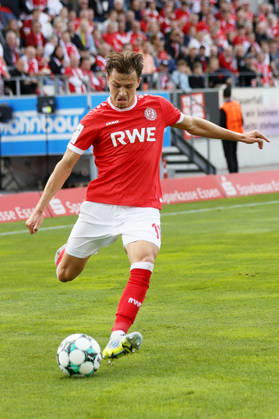 Soccer, 3rd Division, Matchday 04: Rot-Weiss Essen vs. Viktoria Köln on September 5, 2026, at the Stadion an der Hafenstraße in Essen. Noah Pesch, Rot-Weiss Essen