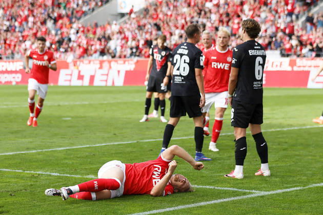 Soccer, 3rd Division, Matchday 04: Rot-Weiss Essen vs. Viktoria Köln on September 5, 2026, at the Stadion an der Hafenstraße in Essen; Tony Menzel, Rot-Weiss Essen