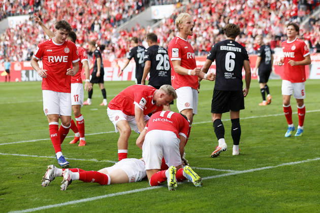 Soccer, 3rd Division, Matchday 04: Rot Weiss Essen vs. Viktoria Köln on September 5, 2026, at the Stadion an der Hafenstraße in Essen; Rot Weiss Essen celebrates a goal