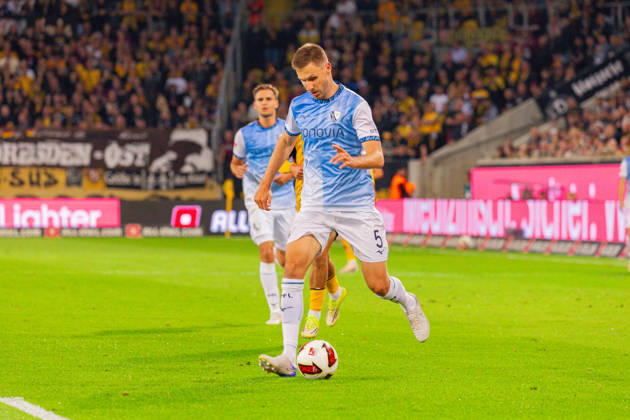 Germany 2. Bundesliga, 2026–2027 Season, September 5, 2026, Matchday 4, SG Dynamo Dresden vs. VfL Bochum, Rudolf Harbig Stadium, Karol Mets (VfL Bochum), 5 on the ball Copyright: xMichellexLukax