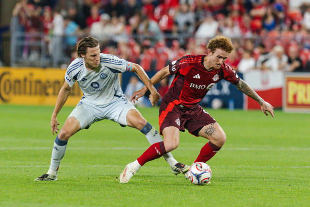 Josh Sargent of Toronto FC contests with Jack Elliott of Chicago Fire FC during the MLS, Fussball Herren, USA Regular Season match between Toronto FC and Chicago Fire FC on September 5th, 2026 in BMO Field, Toronto, Ontario, Canada Copyright: xCurtisxWongx xSPPx Sportspressphoto_SPR224135