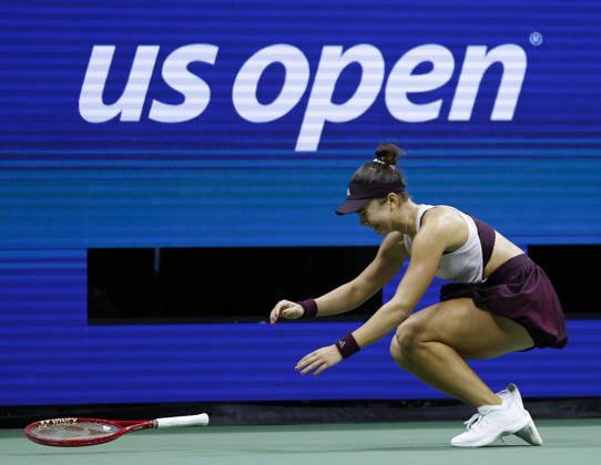 Iva Jovic celebrates after match point defeating Alexandra Eala of the Philippines in 3 sets in Arthur Ashe Stadium in the 3rd round at the 2026 US Open Tennis Championship at the USTA Billie Jean King National Tennis Center in New York City on Saturday, September 5, 2026.  NYP20260905136 JOHNxANGELILLO