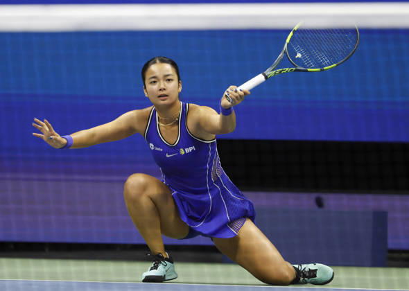 Alexandra Eala of the Philippines returns a ball to Iva Jovic in Arthur Ashe Stadium in the 3rd round at the 2026 US Open Tennis Championship at the USTA Billie Jean King National Tennis Center in New York City on Saturday, September 5, 2026.  NYP20260905128 JOHNxANGELILLO