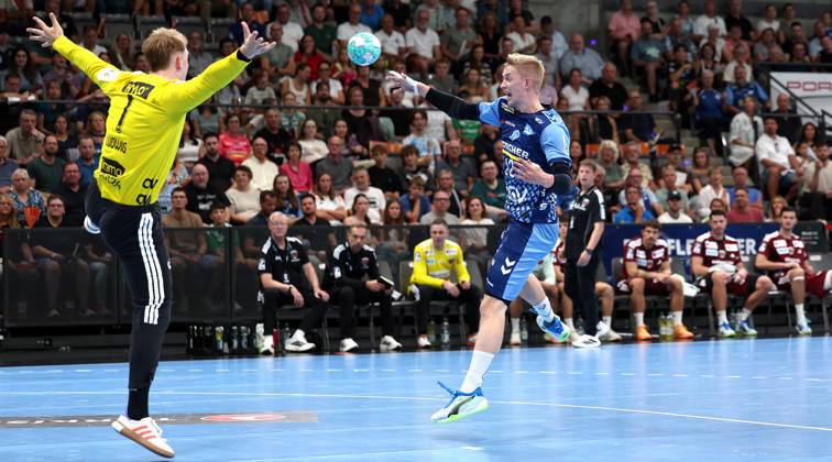 September 6, 2026, Germany, Stuttgart, Handball: TVB Stuttgart vs. Füchse Berlin; from left: Lasse Ludwig (Berlin), Torben Matzken (TVB)