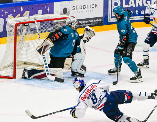 September 6, 2026, GER, Ice Hockey, Men s, Warrior Cup 2026, EHC Red Bull Munich vs. Belfast Giants; Goal to make it 3–1 by Tobias Rieder (Munich, 8) and Jake Kupsky (Belfast, 73); Kaufbeuren Energie Schwaben Arena, Bavaria, Germany Copyright: xNordphotox xHafnerx