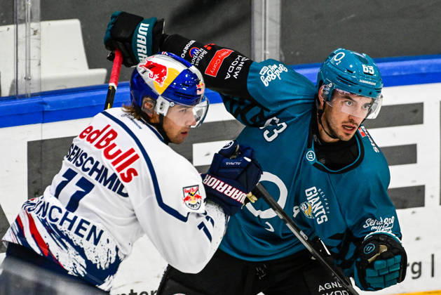 September 6, 2026, GER, Ice Hockey, Men s, Warrior Cup 2026, EHC Red Bull Munich vs. Belfast Giants Markus Eisenschmid, Munich, 11; Jake Gaudet, Belfast, 63 Kaufbeuren Energie Schwaben Arena, Bavaria, Germany Copyright: xNordphotox xHafnerx