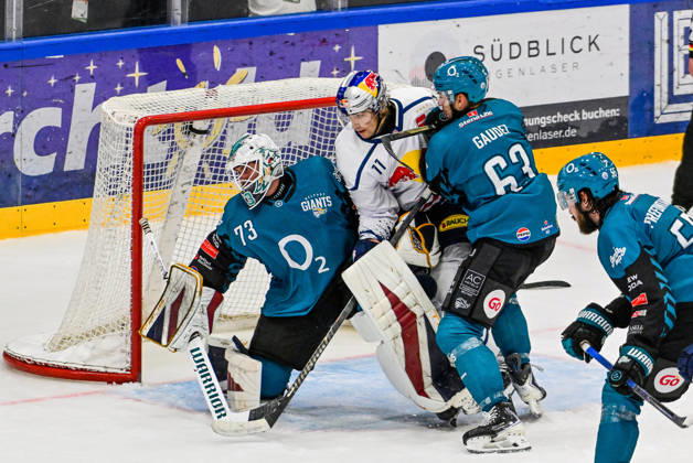 September 6, 2026, GER, Ice Hockey, Men s, Warrior Cup 2026, EHC Red Bull Munich vs. Belfast Giants Jake Kupsky (Belfast), 73, Markus Eisenschmid (Munich), 11, Jake Gaudet (Belfast), 63 Kaufbeuren Energie Schwaben Arena Bavaria, Germany Copyright: xNordphotox xHafnerx