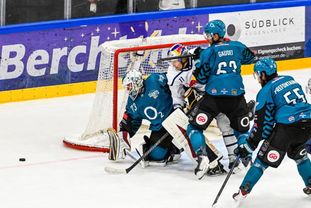 September 6, 2026, GER, Ice Hockey, Men s, Warrior Cup 2026, EHC Red Bull Munich vs. Belfast Giants Jake Kupsky (Belfast), 73, Markus Eisenschmid (Munich), 11, Jake Gaudet (Belfast), 63 Kaufbeuren Energie Schwaben Arena Bavaria, Germany Copyright: xNordphotox xHafnerx