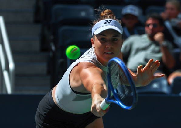 US Open tennis tournament - Day 8 Linda Noskova of Czechia in action against Marta Kostyuk of Ukraine during their Women™s Singles match at the US Open Tennis Championships at the USTA Billie Jean King National Tennis Center in Flushing Meadows, New York, USA, 06 September 2026. The 2026 US Open tournament runs from 23 August through 13 September. FLUSHING MEADOWS NEW YORK United States  Copyright: xOLGAxFEDOROVAx