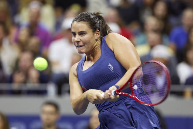 US Open tennis tournament - Day 8 Emma Navarro of the USA in action against Anna Kalinskaya of Russia during their Women™s Singles round four match of the US Open Tennis Championships at the USTA Billie Jean King National Tennis Center in Flushing Meadows, New York, USA, 06 September 2026. FLUSHING MEADOWS NEW YORK United States  Copyright: xSARAHxYENESELx