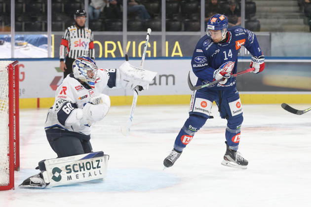 September 3, 2026, Zurich, SWITZERLAND, Swiss Life Arena, 2026–2027 Ice Hockey Season, Exhibition Game: ZSC Lions vs. Schwenninger Wild Wings, Chris Baltisberger of the ZSC Lions in front of goalie Joacim Eriksson of the Wings