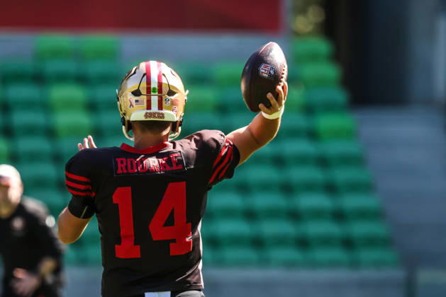 September 8, 2026, Melbourne, Victoria, Australia: MELBOURNE, AUSTRALIA - SEPTEMBER 08: Kurtis Rourke 14 of the San Francisco 49ers during practice at an NFL, American Football Herren, USA media opportunity at AAMI Park on September 08, 2026 in Melbourne, Australia. Melbourne Australia - ZUMAp121 20260908_zsp_p121_023 Copyright: xChrisxPutnamx