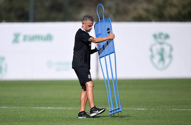 Ahead of Sporting CP - Galatasaray UEFA Champions League opener LISBON, PORTUGAL - SEPTEMBER 08: Sporting CP head coach Rui Borges is seen during a training session at the Cristiano Ronaldo Academy in Lisbon, Portugal on September 08, 2026, ahead of their UEFA Champions League opening match against Galatasaray. Burak Akbulut Anadolu Lisbon Portugal. Editorial use only. Please get in touch for any other usage.  Copyright: x2026xAnadoluxBurakxAkbulutx