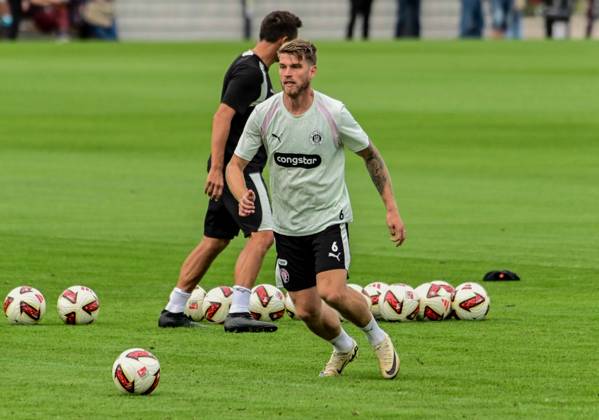 Marcus Mathisen Pauli on the Ball Germany, Hamburg, Training Facility on Kollaustrasse, Soccer, 2. Bundesliga, FC St. Pauli
