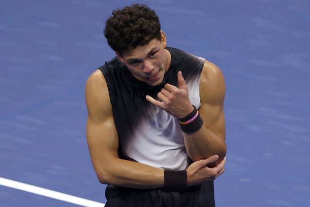 US Open tennis tournament - Day 10 Ben Shelton of the US reacts after defeating Carlos Alcaraz of Spain in the Men s Singles Quarterfinals of the US Open Tennis Championships at the USTA Billie Jean King National Tennis Center in Flushing Meadows, New York, USA, 09 September 2026. The 2026 US Open tournament runs from 23 August through 13 September. FLUSHING MEADOWS NEW YORK United States  Copyright: xBRIANxHIRSCHFELDx