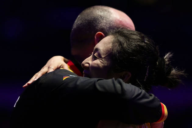 (260909) -- MACAO, Sept. 9, 2026 -- Han Ying (R) hugs her coach after the women s singles round of 32 match between Kuai Man of China and Han Ying of Germany at the 2026 World Table tennis, Tischtennis (WTT) Champions Macao in Macao, south China, Sept. 9, 2026. ) (SP)CHINA-MACAO-TABLE TENNIS-WTT-WOMEN S SINGLES (CN) CheongxKamxKa 