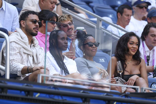 US Open tennis tournament - Day 11 American actor Sarunas J. Jackson (L), American actor and writer Issa Rae (2L), and American rapper Saweetie (R) attend a Women s Singles Quarterfinals match of the US Open Tennis Championships in Flushing Meadows, New York, USA, 09 September 2026. FLUSHING MEADOWS NEW YORK United States  Copyright: xSARAHxYENESELx