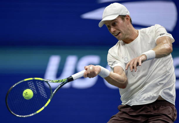 US Open tennis tournament - Day 11 Botic Van de Zandschulp of the Netherlands in action against Alexander Zverev of Germany during their Men s Singles Quarterfinals match of the US Open Tennis Championships at the USTA Billie Jean King National Tennis Center in Flushing Meadows, New York, USA, 09 September 2026. FLUSHING MEADOWS NEW YORK United States  Copyright: xCRISTOBALxHERRERA-ULASHKEVICHx