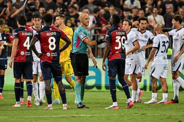 SOCCER - Serie A - Cagliari Calcio vs. Inter - FC Internazionale Photo by IPA ABACAPRESS.COM88349040 - Michael Fabbri, Referee, Alieu Fadera of Cagliari Calcio during the Cagliari Calcio vs. Inter - FC Internazionale Italian Serie A soccer match in Cagliari, Italy, on August 30, 2026 Cagliari Italy Copyright: xIPAxSport ABACAx