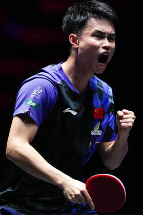 (260911) -- MACAO, Sept. 11, 2026 -- Zhou Qihao reacts during the men s singles round of 16 match between Zhou Qihao of China and Kanak Jha of the United States at the 2026 World Table tennis, Tischtennis (WTT) Champions Macao in Macao, south China, Sept. 11, 2026. ) (SP)CHINA-MACAO-TABLE TENNIS-WTT-MEN S SINGLES (CN) CheongxKamxKa 